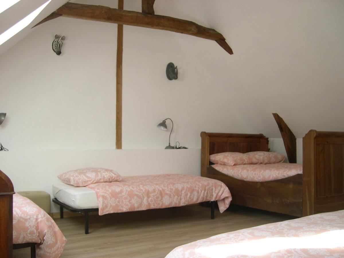 L'ancien prieuré Bed and Breakfast Saint-Jean-de-la-Motte Esterno foto