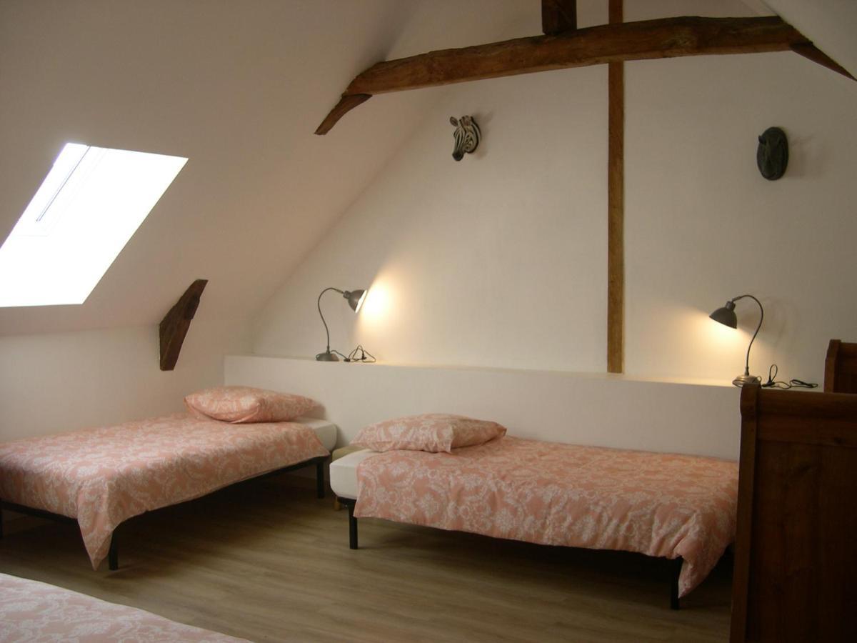 L'ancien prieuré Bed and Breakfast Saint-Jean-de-la-Motte Esterno foto