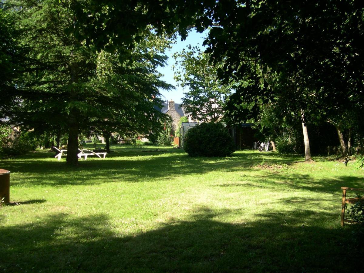 L'ancien prieuré Bed and Breakfast Saint-Jean-de-la-Motte Esterno foto